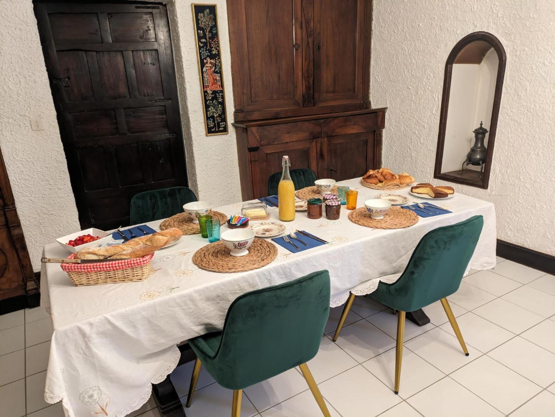 Le Domaine Du Soulier -Gite Et Chambres D'Hotes - La Maison Du Gardien Tornac المظهر الخارجي الصورة